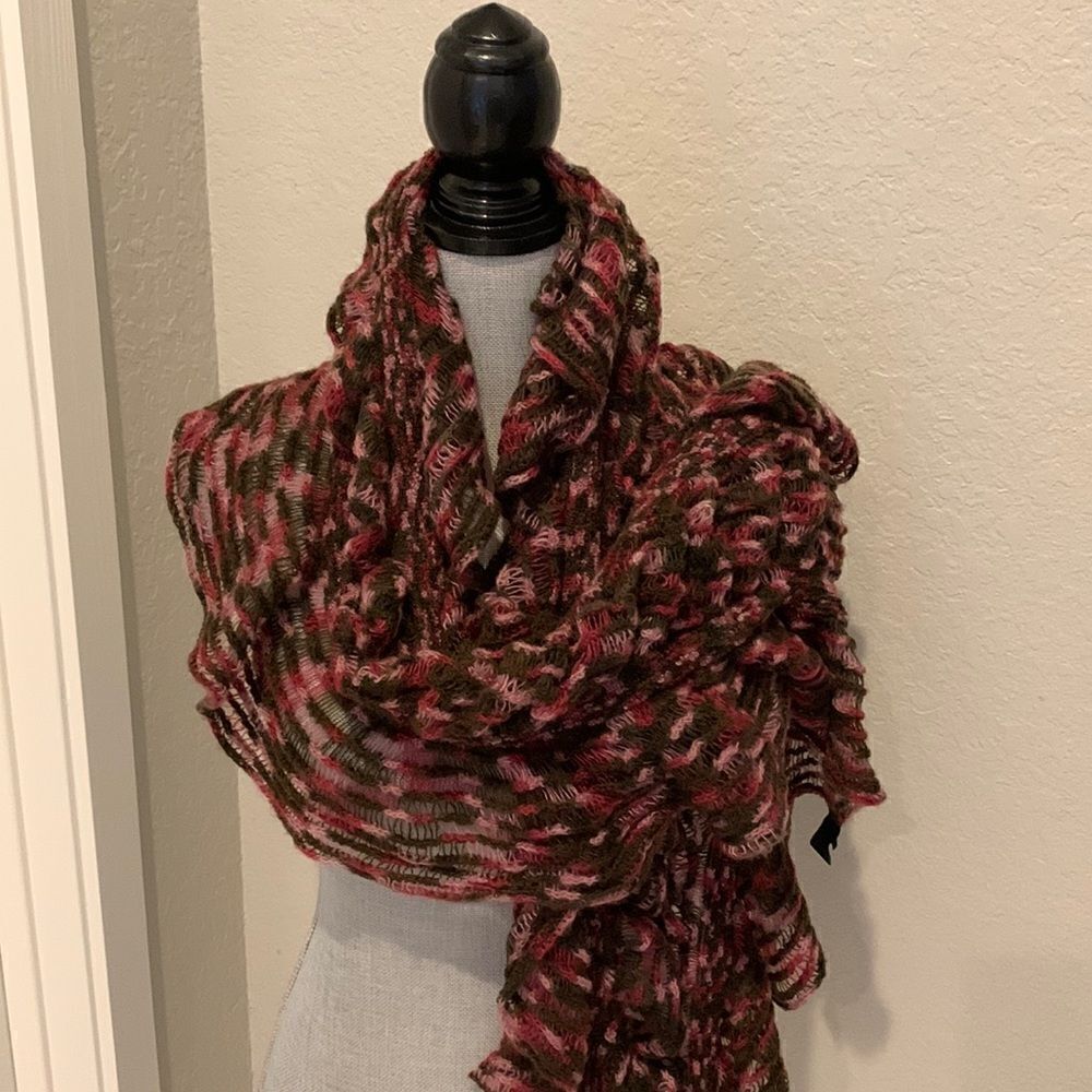Cejon Scarf  - Picture 3 of 7